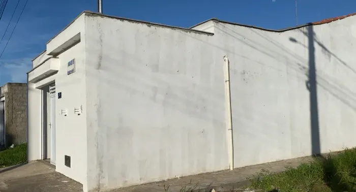 Vendo casa na colônia treze! Não troco e nem financio 