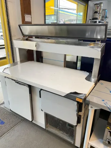NZ. Balcão de serviço condimentador refrigerado inox 1,50m