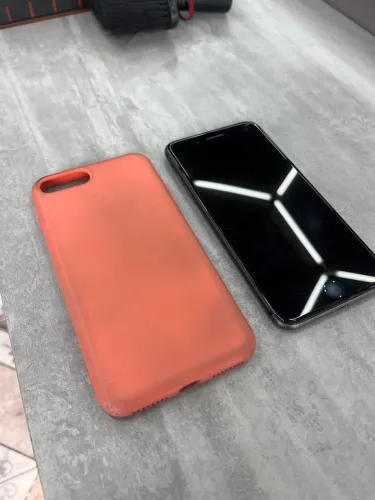 iPhone 8 Plus 