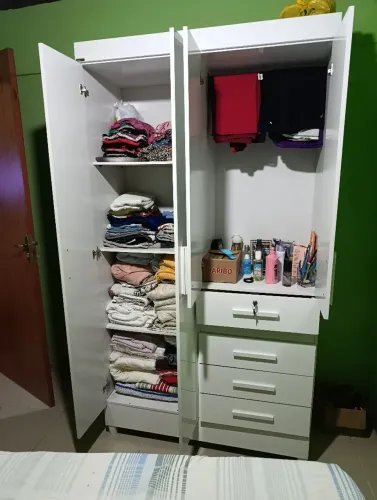 Vende-se guarda roupa novo