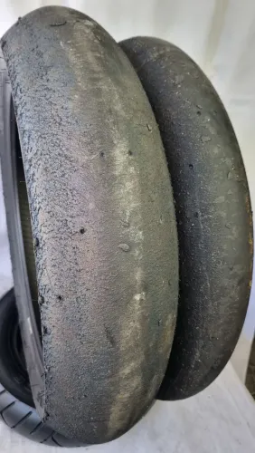 Par de pneu pirelli slick superbaike 140/110 meia vida