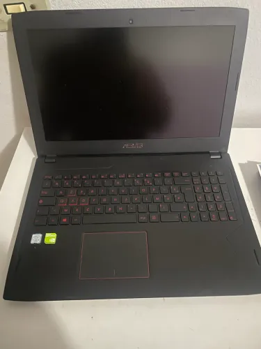 Asus co GTX 1060 roda tudo