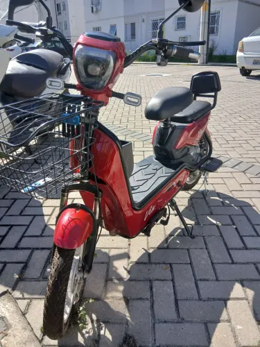 Vende-se moto eletrica Scooter com motor de 1000 w  aceito negociação 