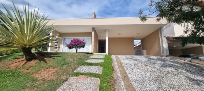 Casa Térrea para locação com 3 suítes em Condomínio Vinhedo/SP