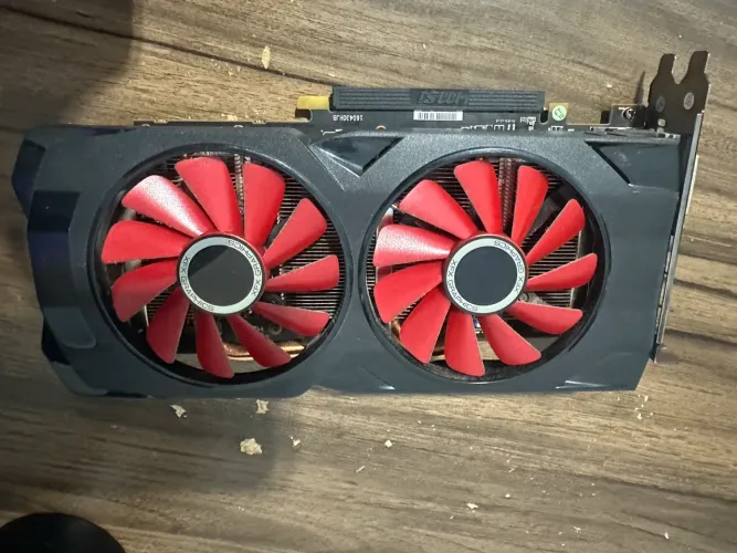 RX 570 8 GB XFX super conversada