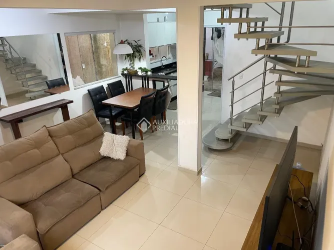 Casa nos Ingleses: 4 Quartos, Suíte e Todo o Conforto que Você Procura!