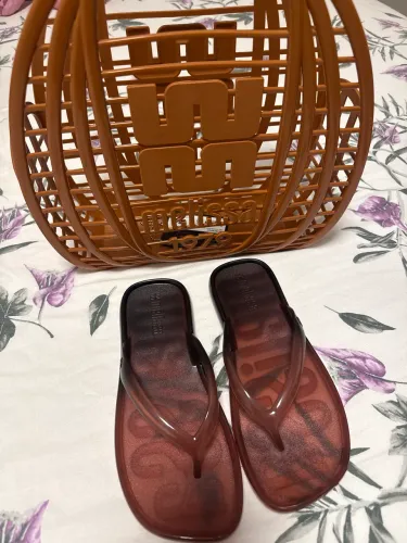 Conjunto Melissa de Bolsa e Chinelo n. 35 - Novo