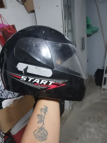 Capacete preto 58