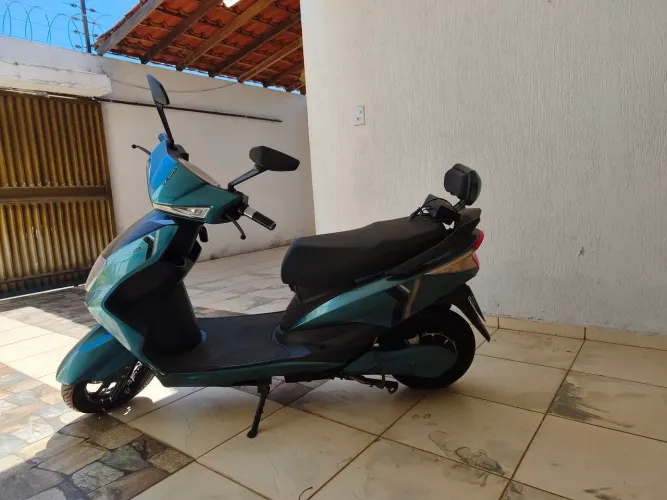 Vendo moto elétrica muito nova
