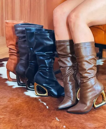 Bota Preta Cano Medio Elegante 