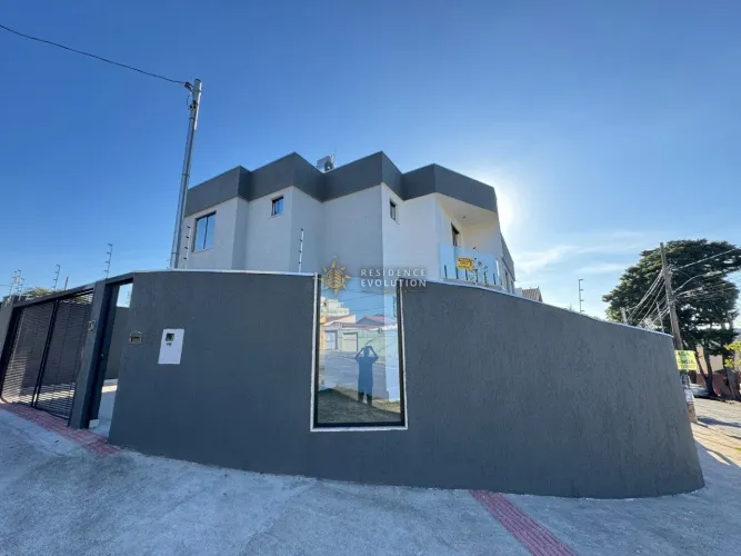 Casa Geminada de Alto Padrão à Venda no Santa Amélia | 3 Quartos | 3 Vagas