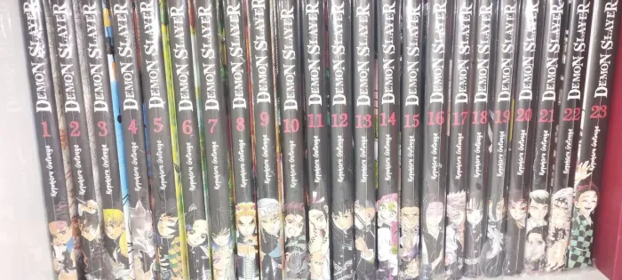 Mangá Kimetsu no Yaiba (Demon Slayer) Completo (volumes 1 ao 23)