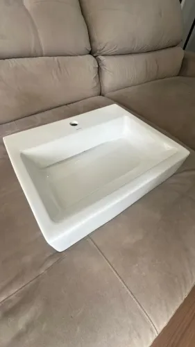Pia de banheiro com ralo invisível