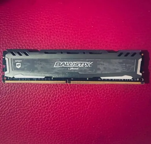 Vendo pente de memória RAM 8gb ddr4