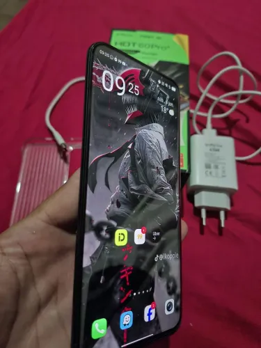 Hot 60 pro Plus de 256 gigas e 8 de ram. 1 mês de uso. Novo. 1200