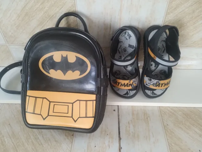 Sandália do Batman + Mochila.