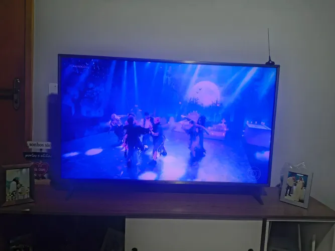 Vendo uma televisão da LG de 50 polegadas