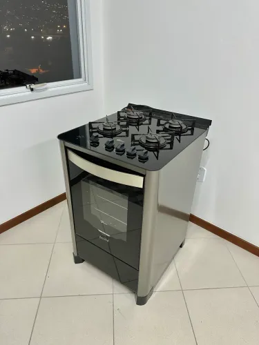 Fogão Fischer Gran Cheff - Prata com preto e acabamento em vidro temperado
