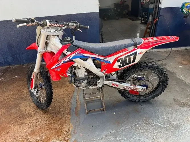 CRF 450r ano 2012 injetada