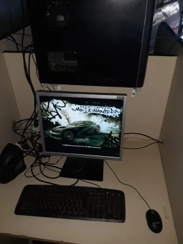 Computador com Jogos instalados