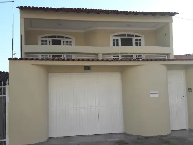 Sobrado 5 Quartos na QNN 04 (Ceil. Sul via leste) Prox. ao comercio local