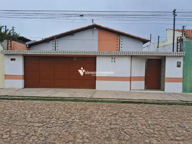Casa com 2 Suítes e Edícula Próxima à Medimagem São Pedro