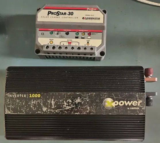 Inversor Xantrex Xpower 1000w 12v 127v + Prostar-30 (Usado)