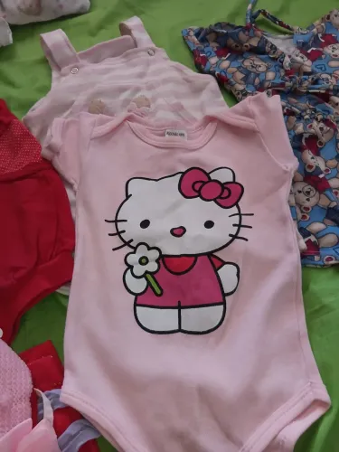 Vendo essas roupinhas para bebê menina