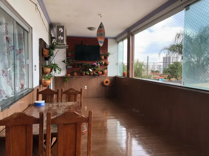 APARTAMENTO EXCLUSIVO NO BAIRRO SANTA MÔNICA - AMPLO, SOFISTICADO E ÚNICO!
