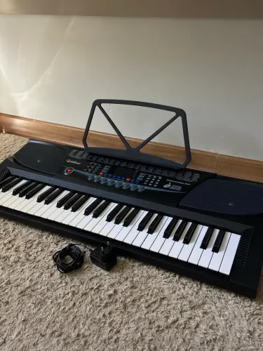Piano digital Waldman UltimateKeys 540 - Excelente Estado