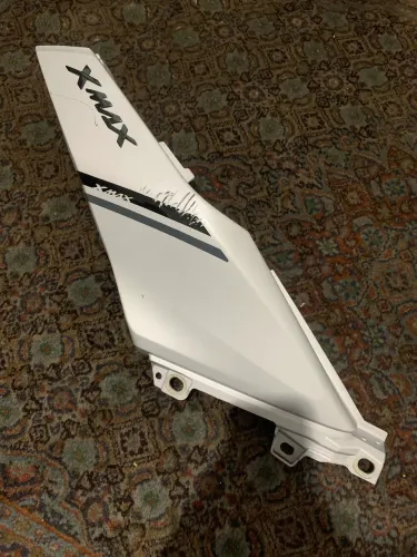 Carenagem lateral traseira Direita Yamaha XMax250 2025/26 para pintar