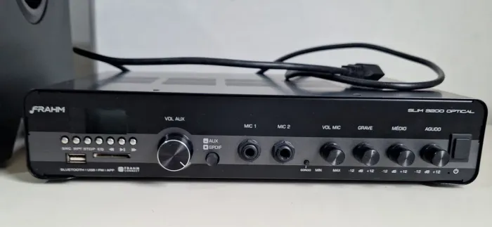 Amplificador para som ambiente Frahm Slim 3200 App Optical. Precisa de reparo.