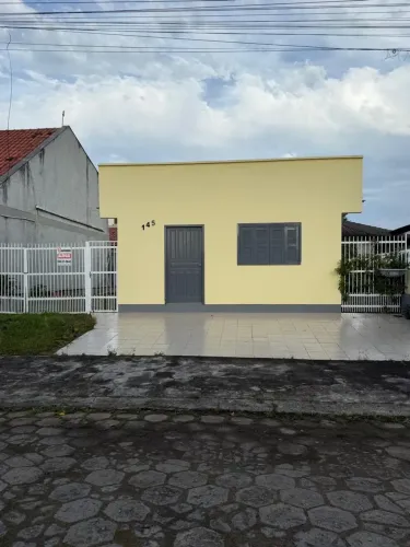 Casa na região central do Balneário Rincão a apenas 3 quadras do mar