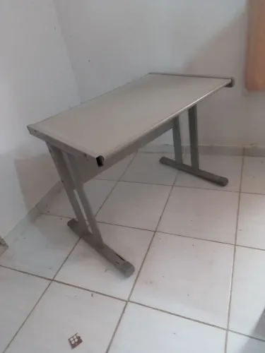 Mesinha simples.para escritorio