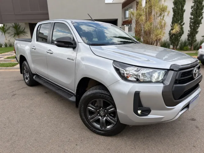 Toyota Hilux CD SR 4X4 2.8 TDI Diesel Aut. 2021