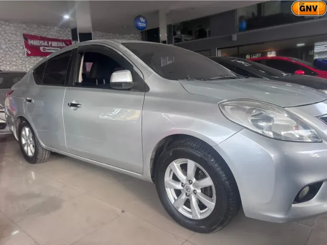 Nissan Versa SL 1.6 16V Flexstart 4P Mec. 2014