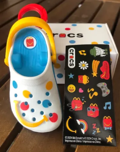 Mini Crocs Chaveiro McDonald?s 2026 Colecionável Original Mc lanche feliz