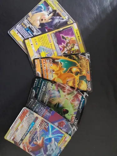 Cartas raras Pokemon GX e V