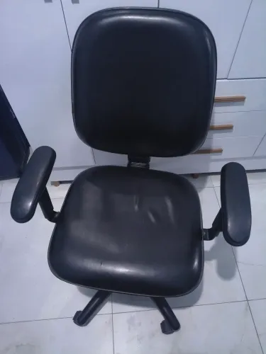 Cadeira de Escritório Ergonômica Preta