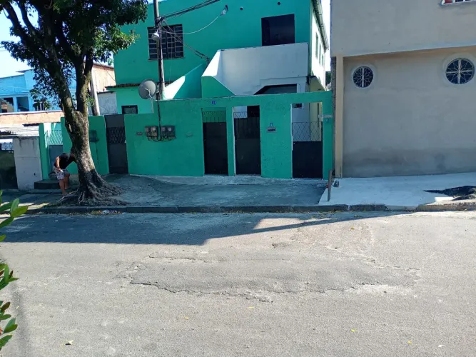 Alugo casa
