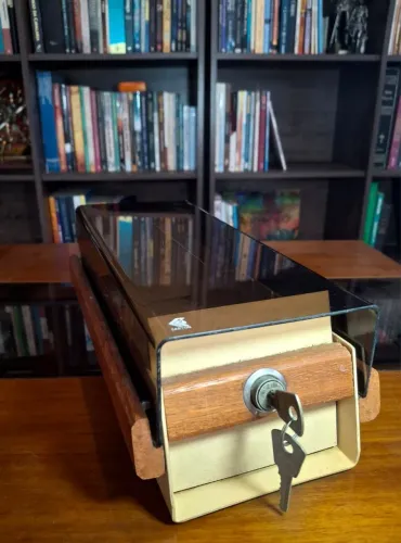 Arquivo de mesa anos 70