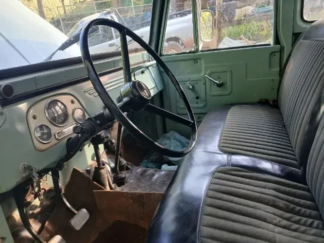 Toyota Band.Jipe Cap.de Aço Chas. Curto Diesel 1985