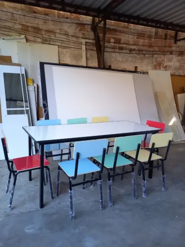 Mesa escolar retangurar com 8 cadeiras - fórmica colorida - juvenil/adulto