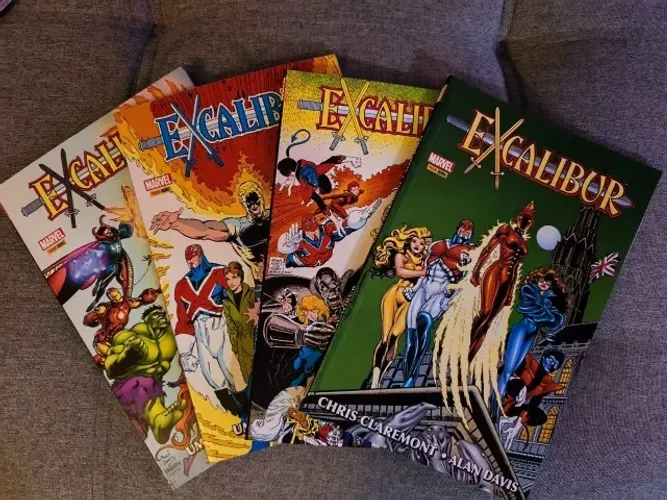 HQs Excalibur (Marvel / Panini) - Chris Claremont e Alan Davis (4 volumes)