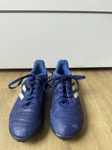 Chuteira society adidas modelo predator