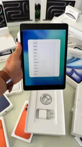 iPad 9 64GB WIFI + CEL - 3 Meses De Garantia - Entregamos Fortaleza e Região - Em Até 18x