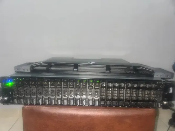 Storage Dell MD3220i com 15 discos SAS