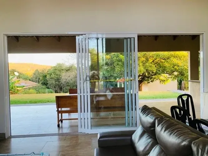 Condomínio Águas da Serra - Hidrolândia - GO Casa em Condomínio com 3 Quarto(s) e 4 banhei