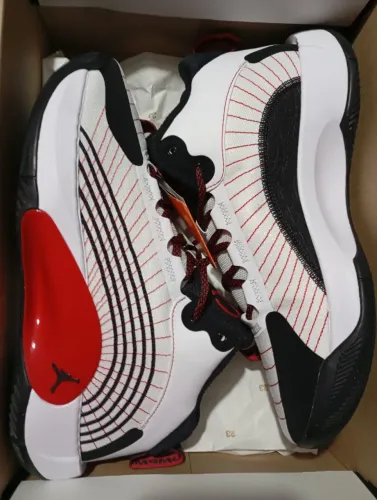 Jordan Jumpman 2021 branco e preto Original tamanho 42/10US