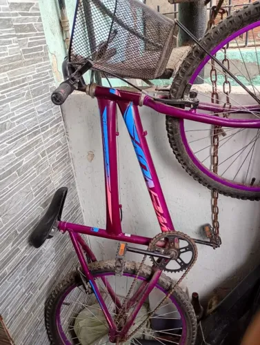 Vende se uma bicicleta 